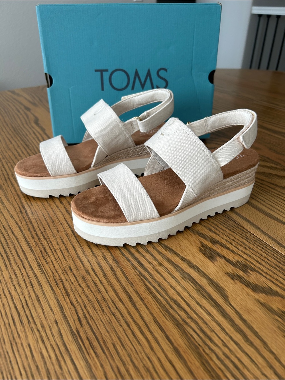 TOMS Emilia Wedge Slingback Sandals, Natural Canvas, size 7, NIB